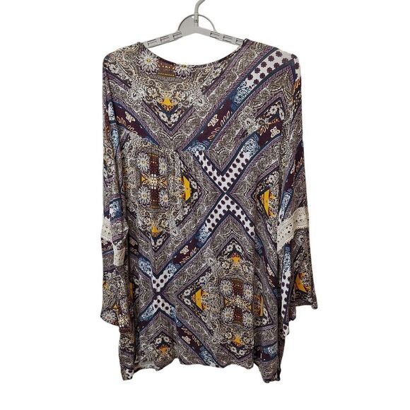 Cato Woman 26/28W Pullover V Neck Tunic Top‎ Brown Multi Bell Sleeves Crochet - Picture 2 of 9